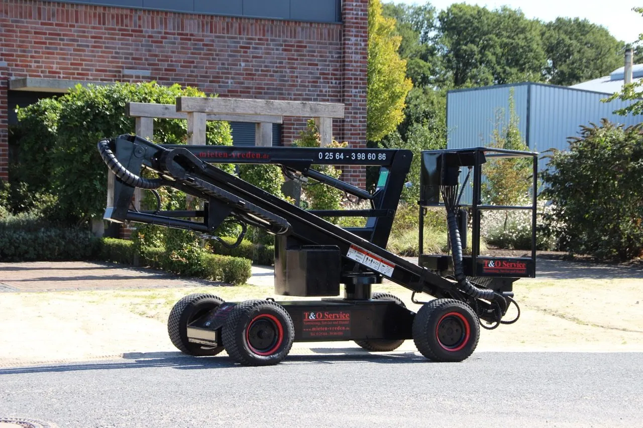 Geländegängiger Boomlift GT EBD 170-20 im Gelände